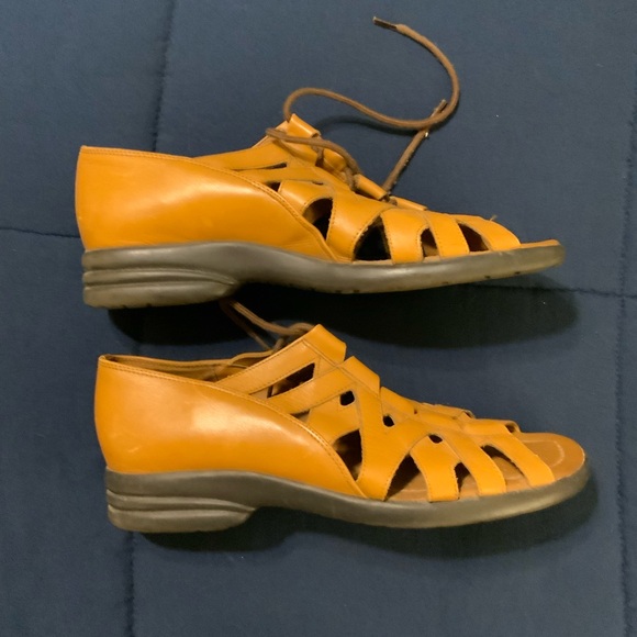 Women’s Tan Lace up Leather Open Toe Sandals - Picture 2 of 7